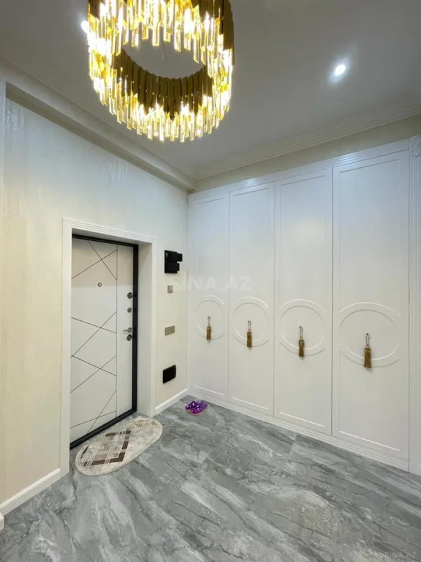 Satılır 3 otaqlı mənzil 129 m²