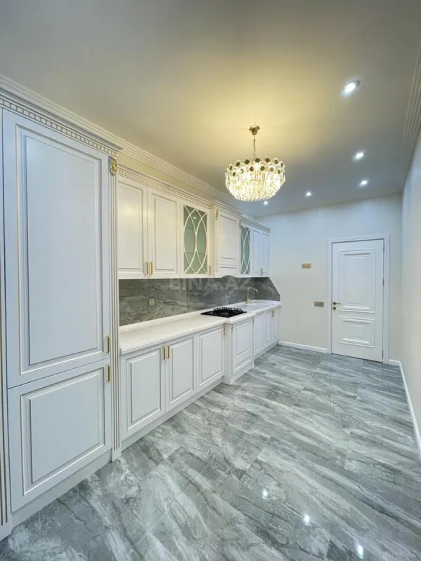 Satılır 3 otaqlı mənzil 129 m²