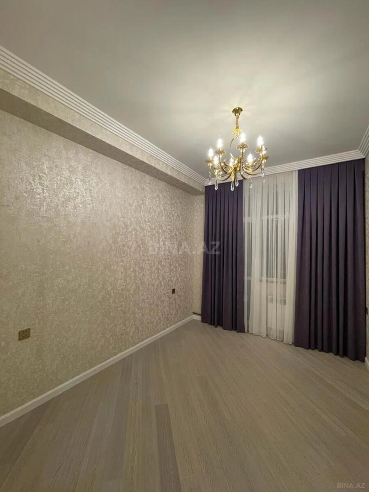 Satılır 3 otaqlı mənzil 129 m²