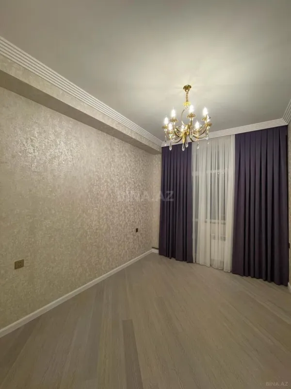 Satılır 3 otaqlı mənzil 129 m²
