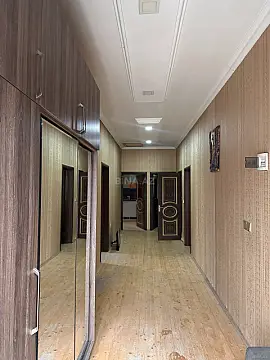 Satılır 5 otaqlı həyət evi 320 m²