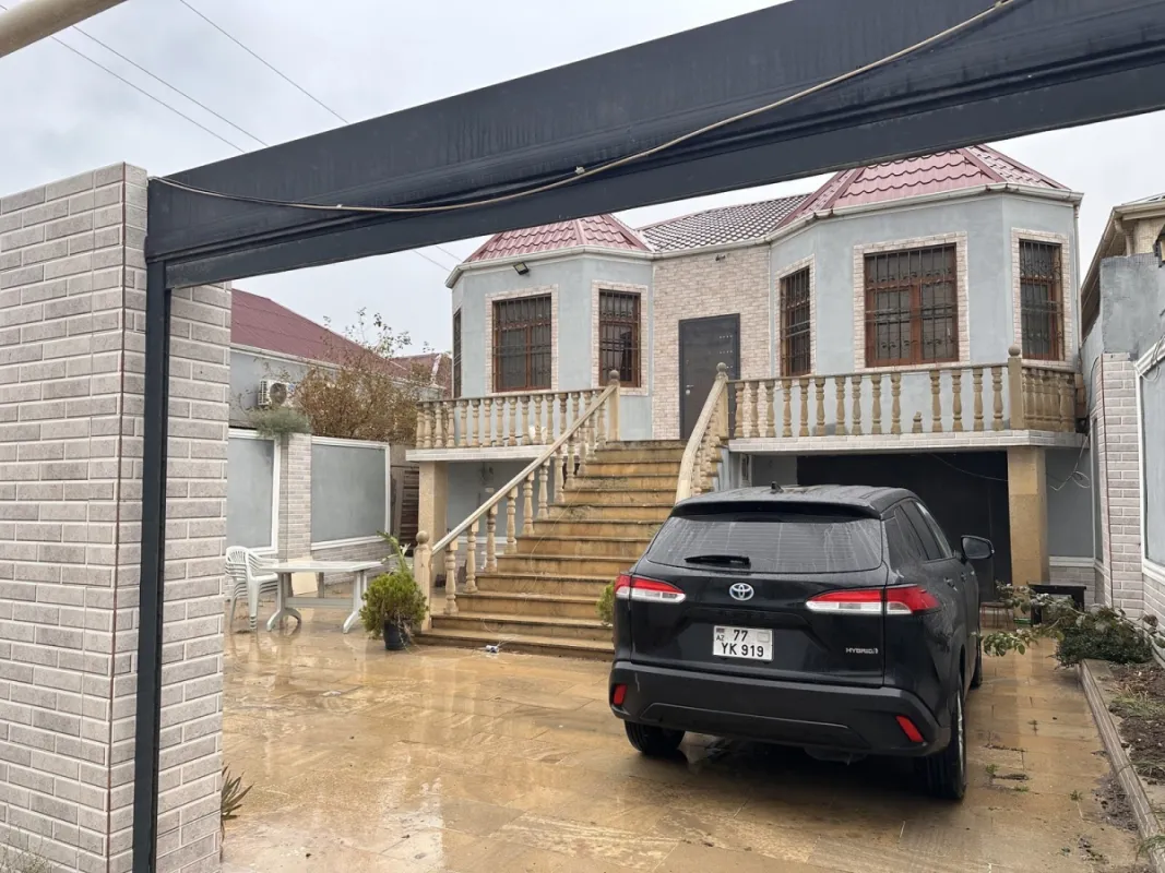 Satılır 5 otaqlı həyət evi 320 m²