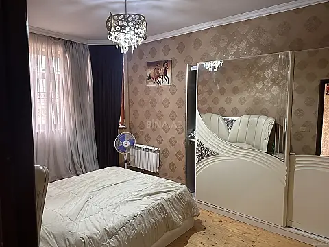 Satılır 5 otaqlı həyət evi 320 m²