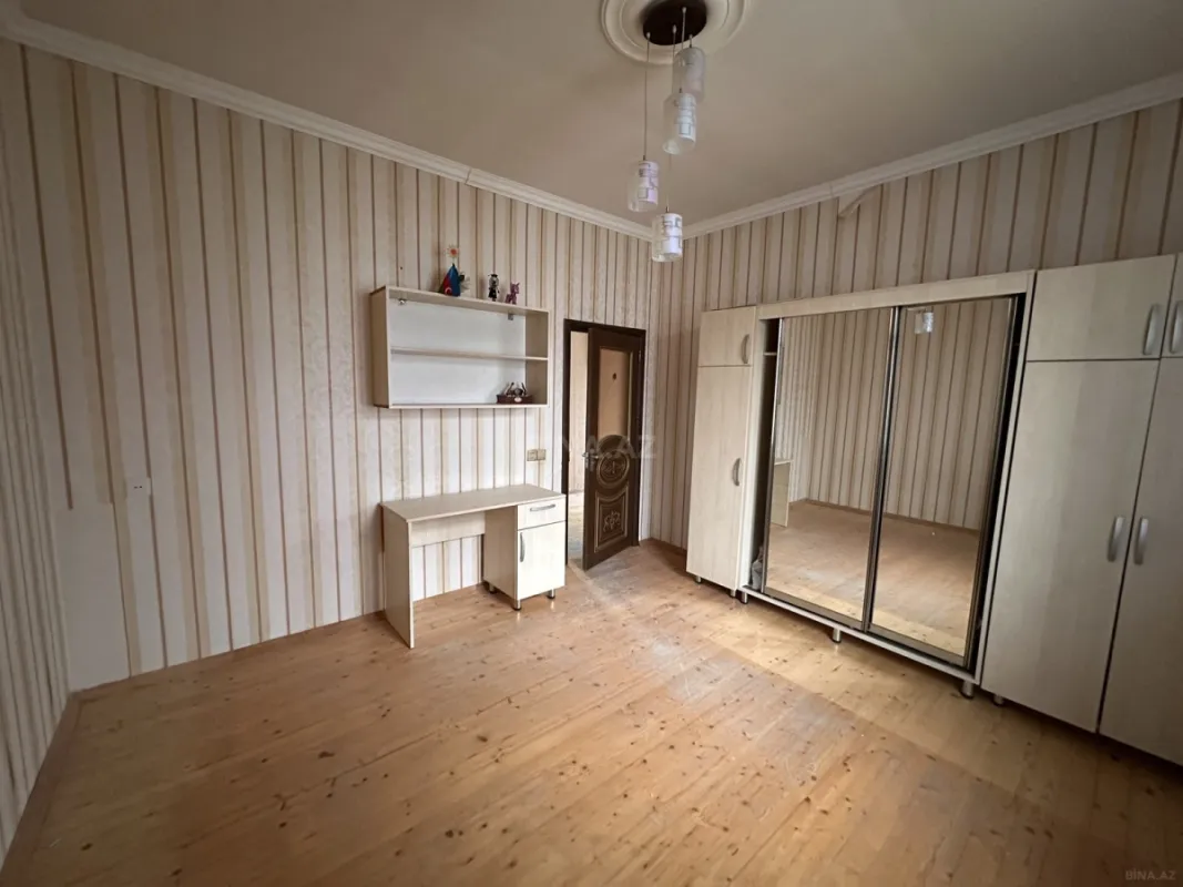 Satılır 5 otaqlı həyət evi 320 m²