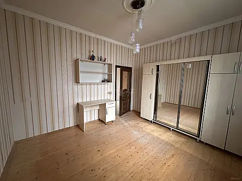 Satılır 5 otaqlı həyət evi 320 m²