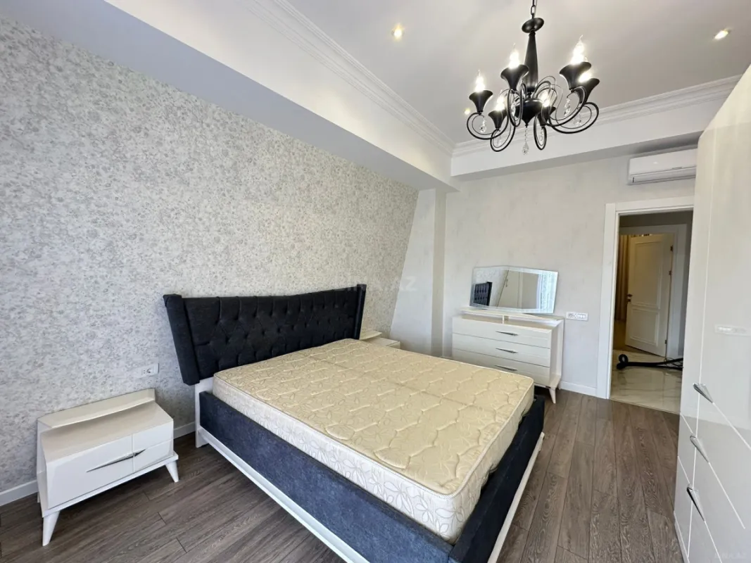 Kirayə verilir 3 otaqlı mənzil 120 m²