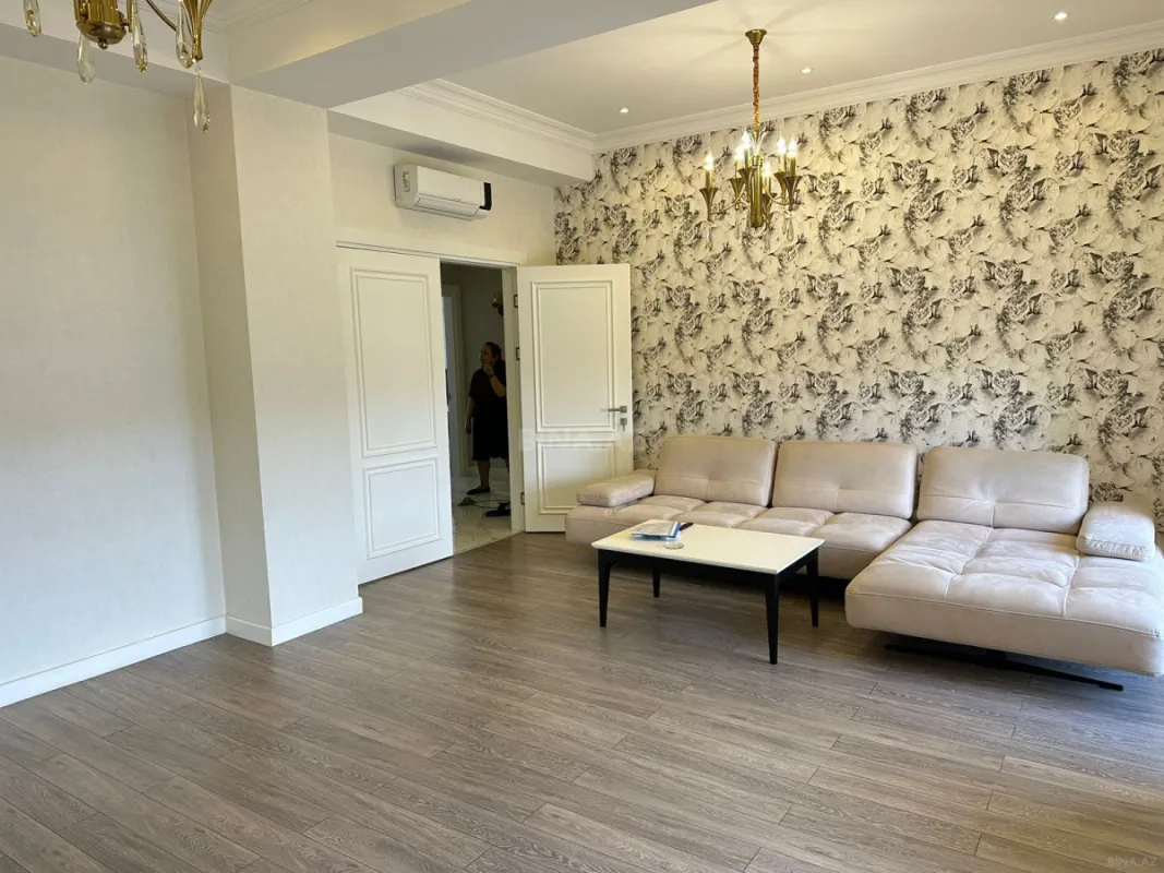 Kirayə verilir 3 otaqlı mənzil 120 m²
