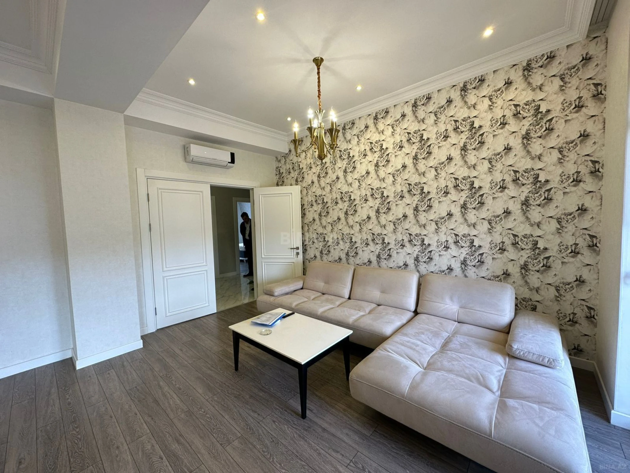Kirayə verilir 3 otaqlı mənzil 120 m²