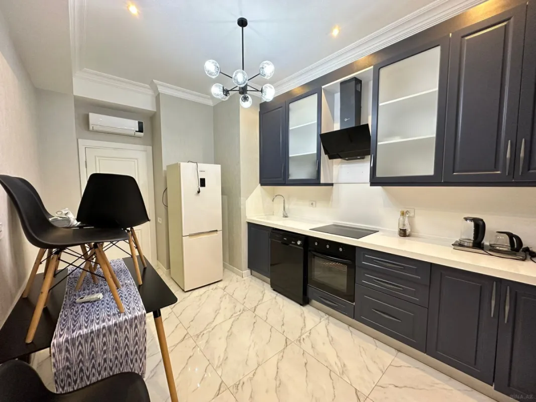 Kirayə verilir 3 otaqlı mənzil 120 m²