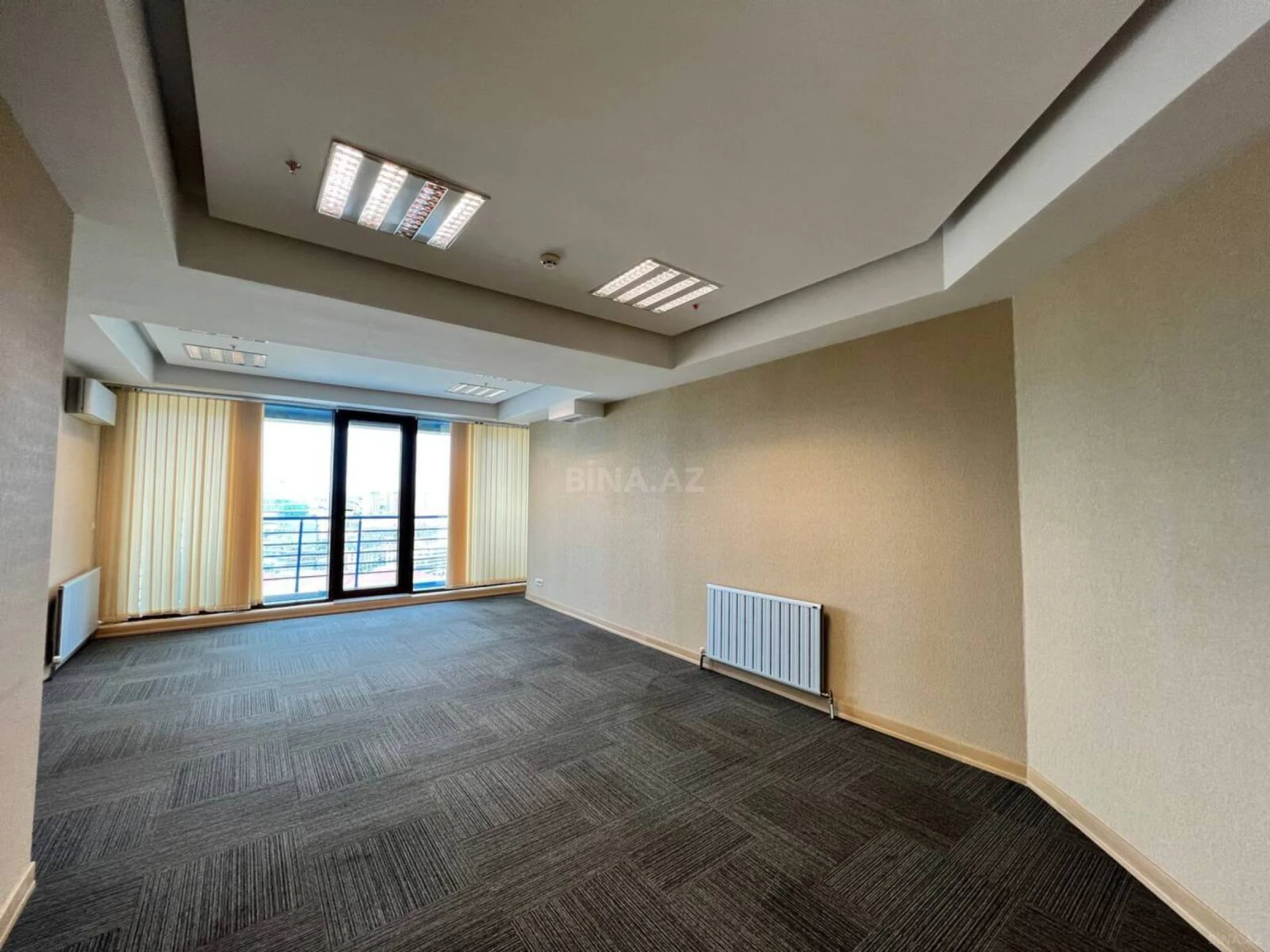 Satılır 6 otaqlı ofis 272 m²