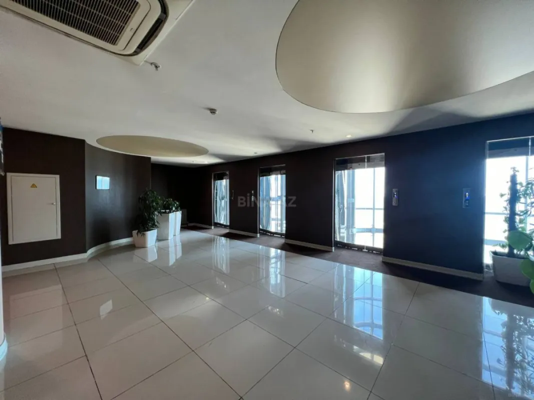 Satılır 6 otaqlı ofis 272 m²