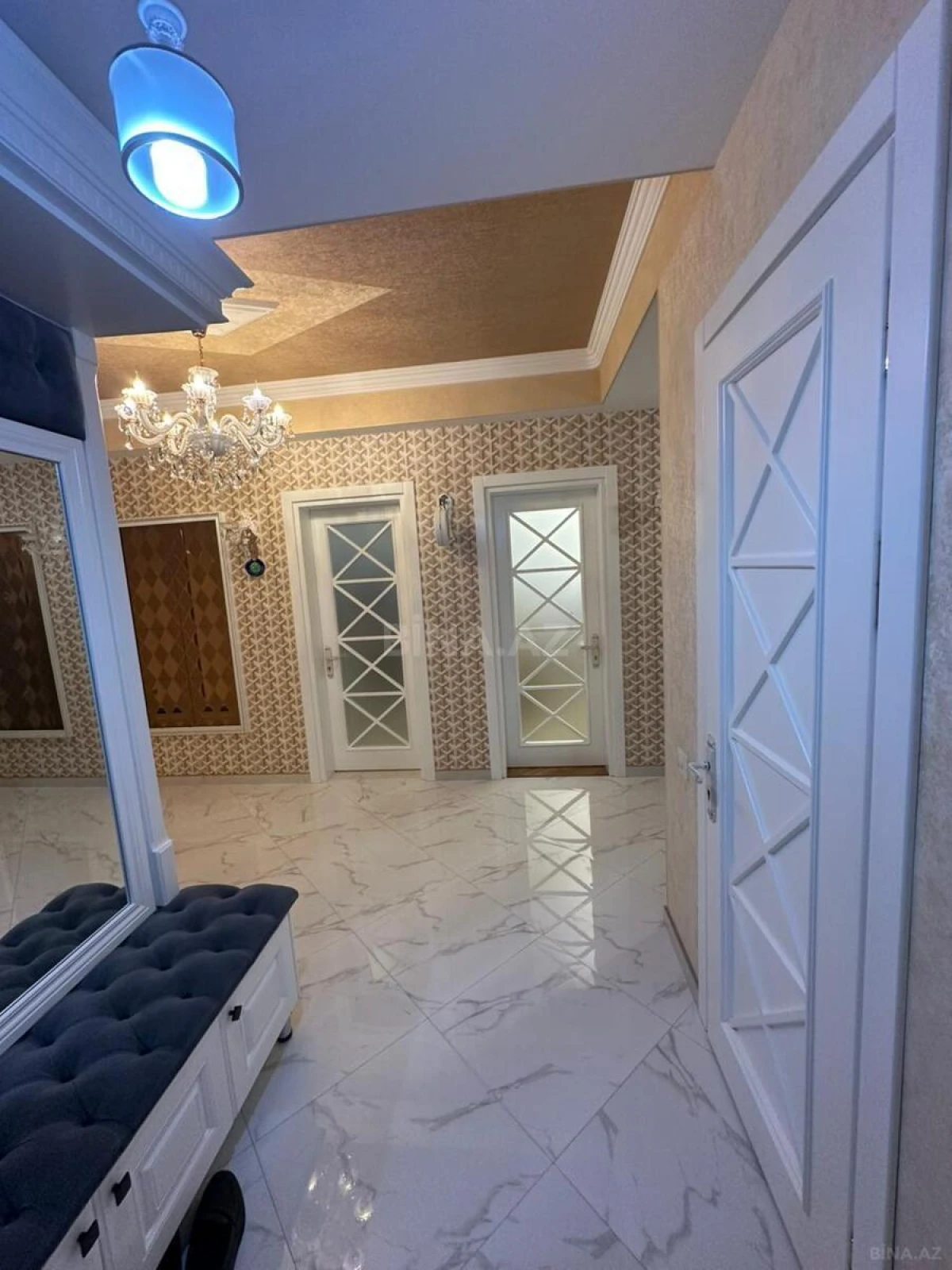 Satılır 4 otaqlı mənzil 197 m²