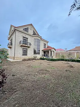 Satılır 7 otaqlı həyət evi 600 m²