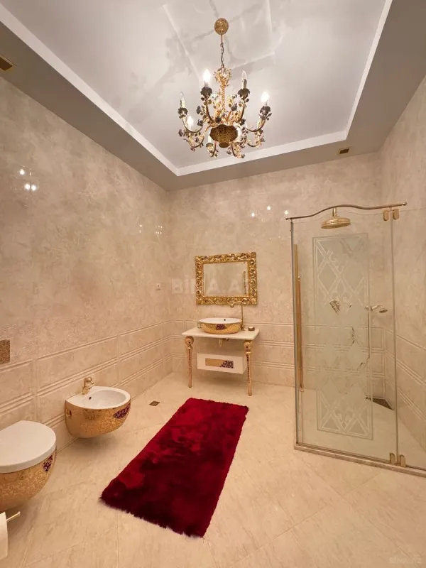 Satılır 7 otaqlı həyət evi 600 m²