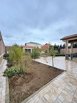 Satılır 7 otaqlı həyət evi 600 m²