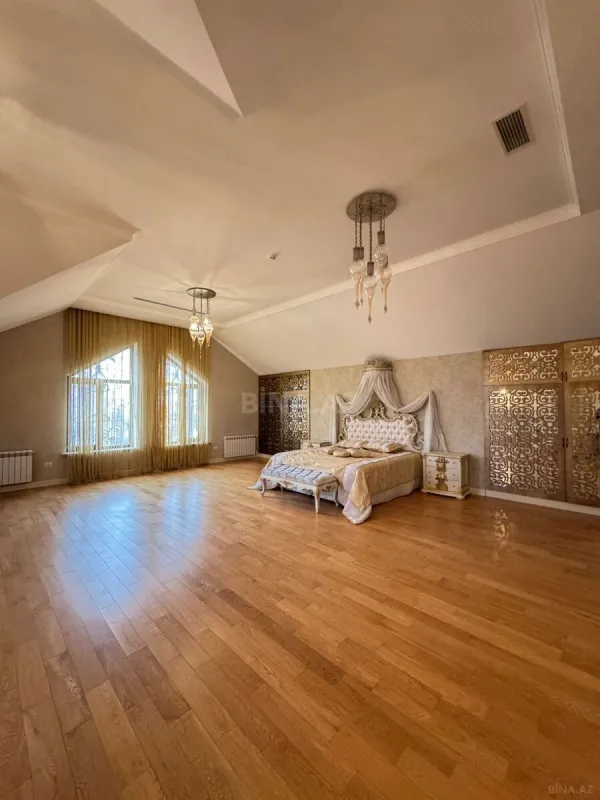 Satılır 7 otaqlı həyət evi 600 m²