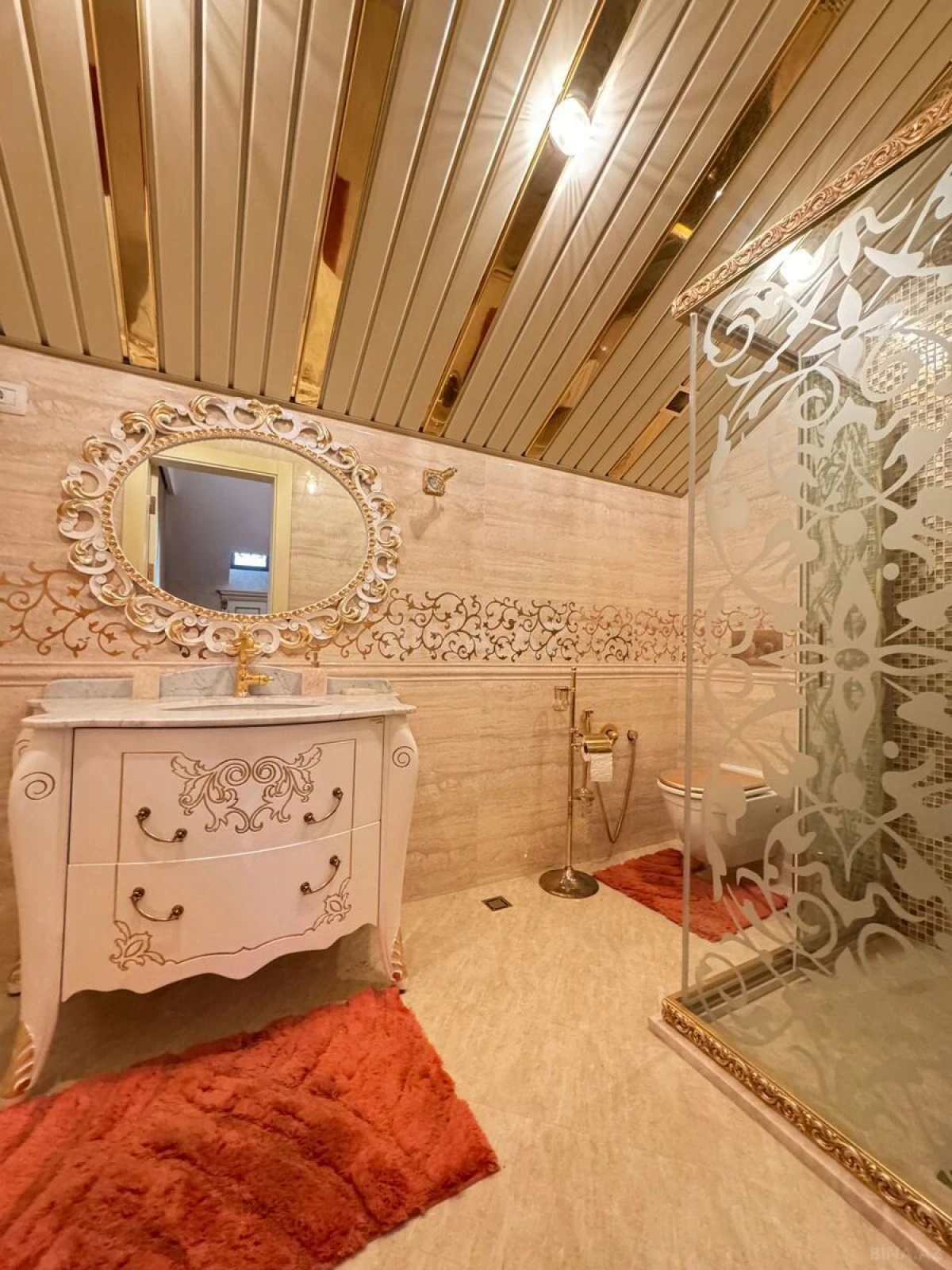 Satılır 7 otaqlı həyət evi 600 m²