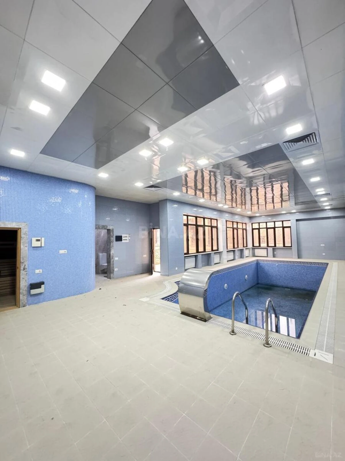 Satılır 7 otaqlı həyət evi 600 m²