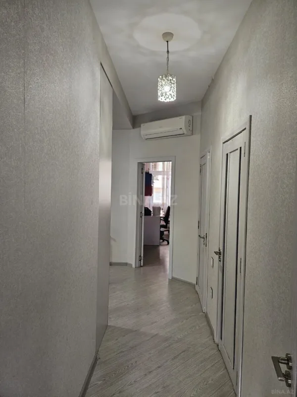 Satılır 3 otaqlı mənzil 135 m²
