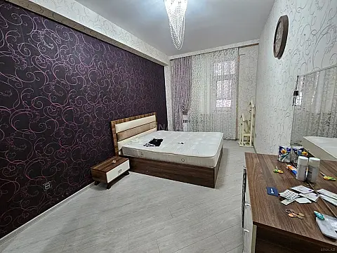 Satılır 3 otaqlı mənzil 135 m²