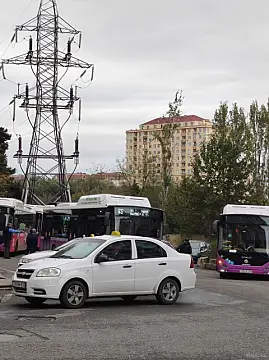 Satılır 4 otaqlı mənzil 187 m²