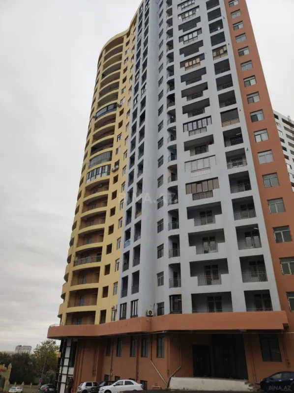 Satılır 4 otaqlı mənzil 187 m²