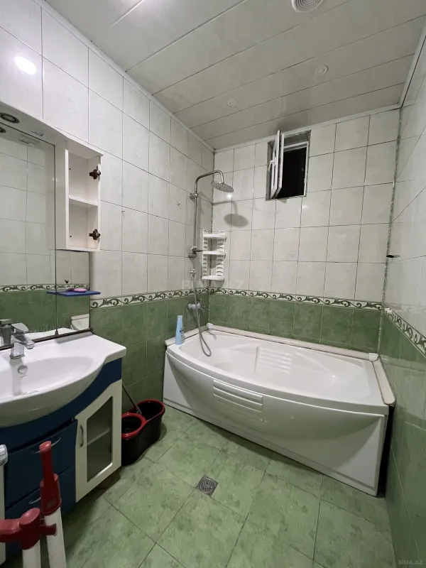 Satılır 5 otaqlı həyət evi 170 m²