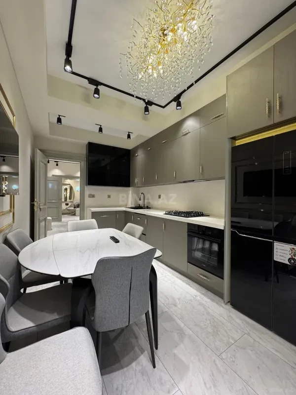 Kirayə verilir 3 otaqlı mənzil 120 m²