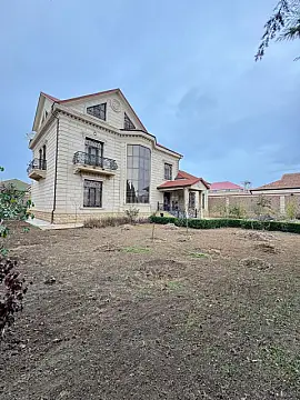 Satılır 7 otaqlı həyət evi 550 m²