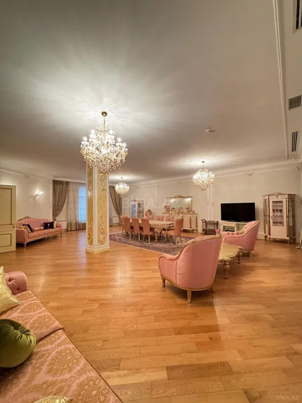 Satılır 7 otaqlı həyət evi 550 m²