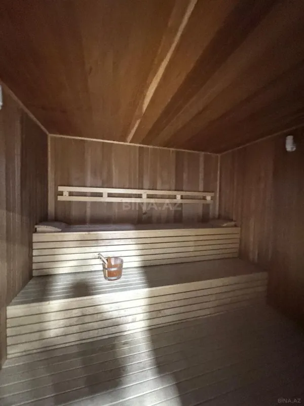 Satılır 7 otaqlı həyət evi 550 m²