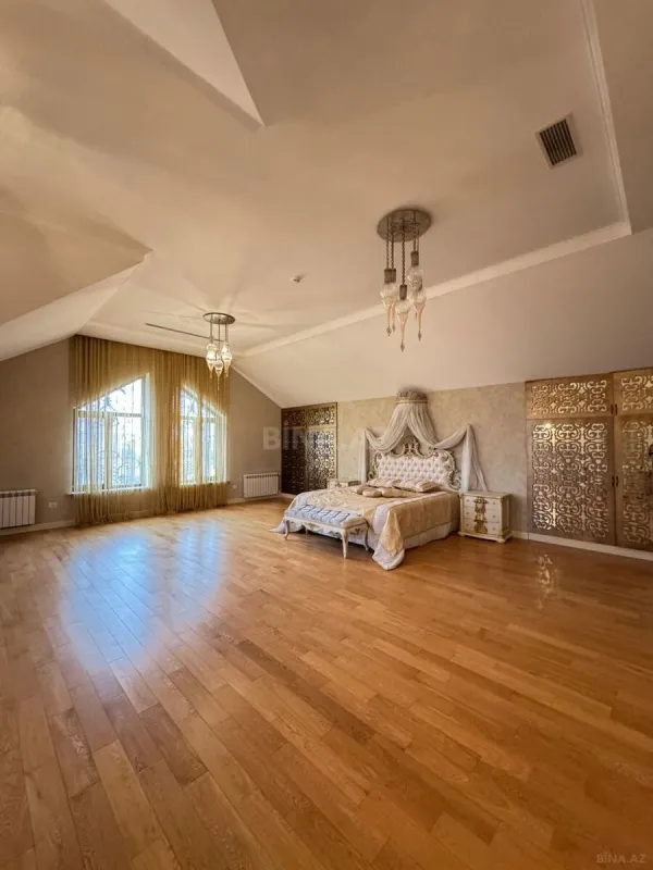 Satılır 7 otaqlı həyət evi 550 m²