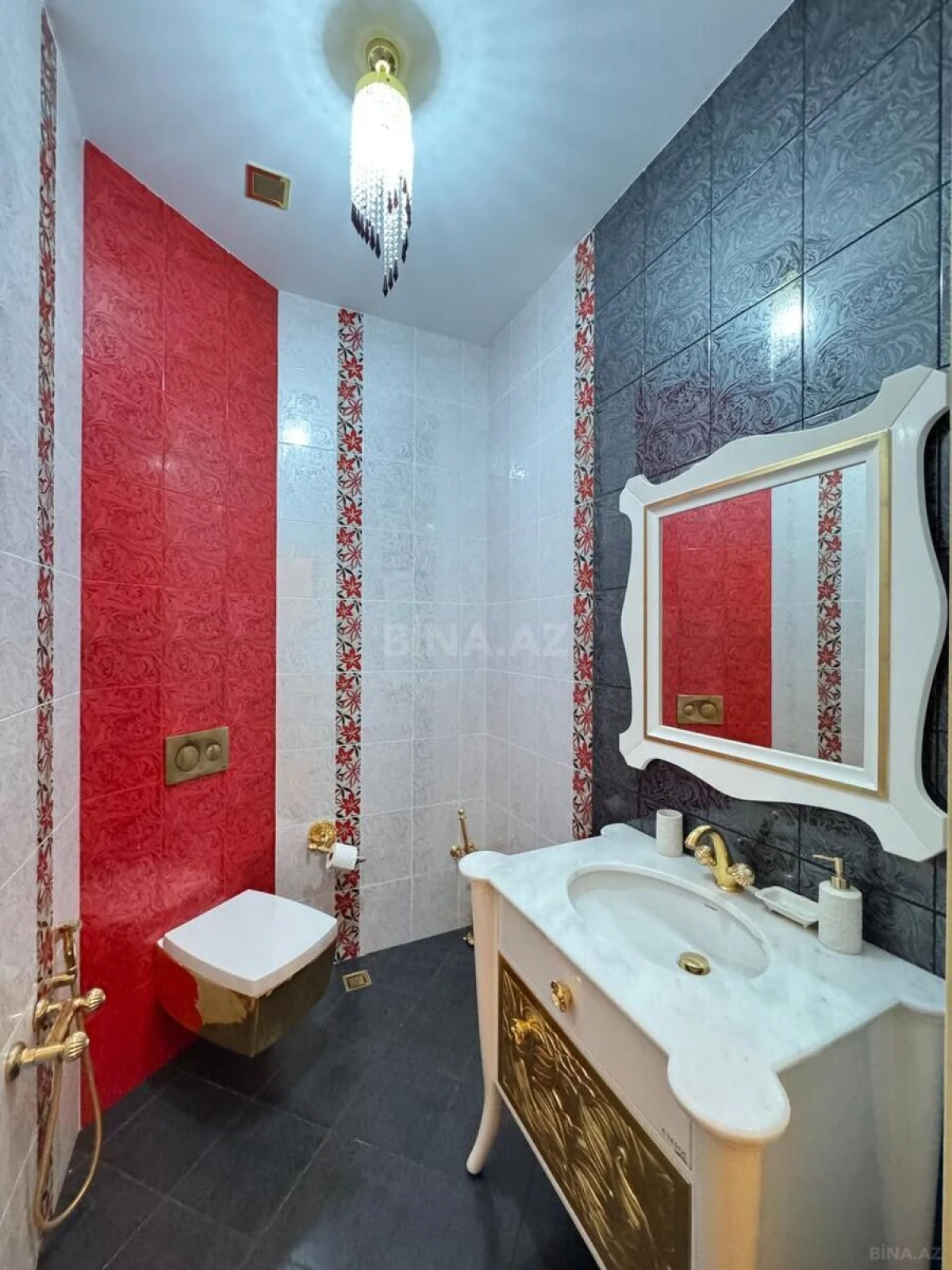 Satılır 7 otaqlı həyət evi 550 m²