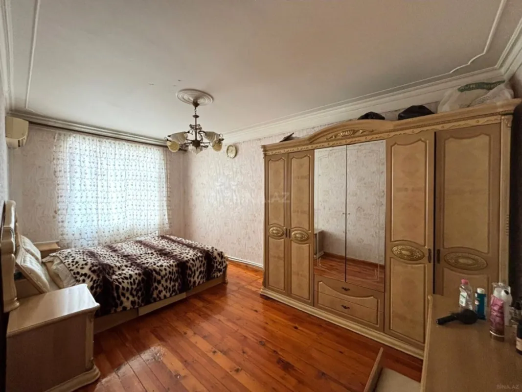 Satılır 4 otaqlı mənzil 110 m²