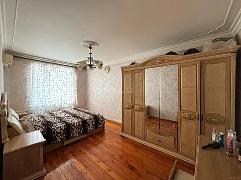 Satılır 4 otaqlı mənzil 110 m²