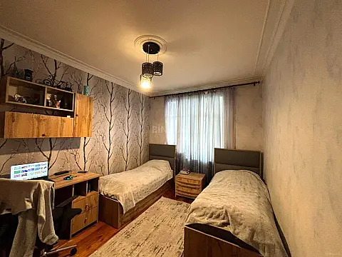 Satılır 4 otaqlı mənzil 110 m²