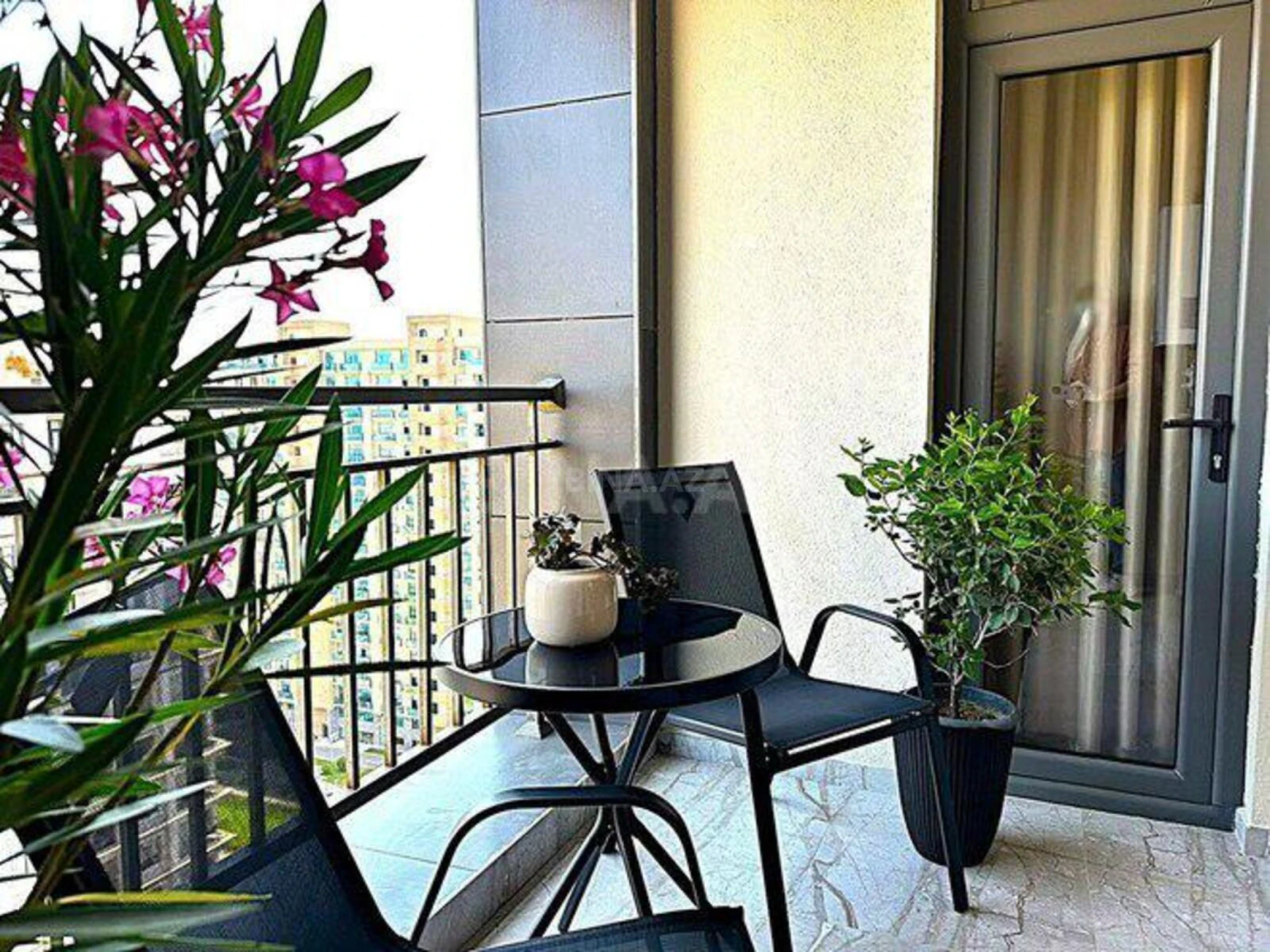 Kirayə verilir 3 otaqlı mənzil 120 m²