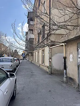 Satılır obyekt 220 m²