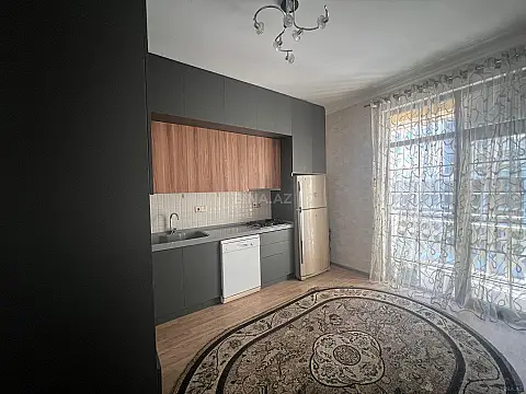 Satılır 3 otaqlı mənzil 110 m²