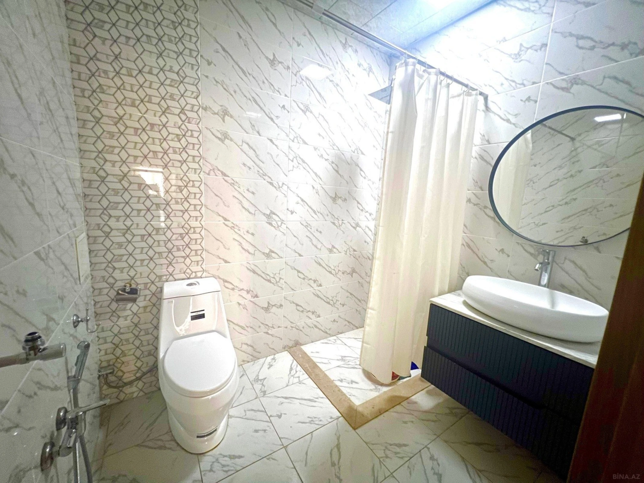 Satılır 3 otaqlı mənzil 110 m²