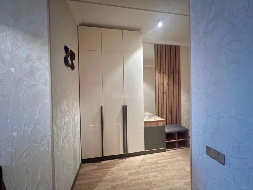 Satılır 3 otaqlı mənzil 110 m²