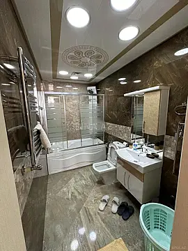 Kirayə verilir 4 otaqlı mənzil 195 m²