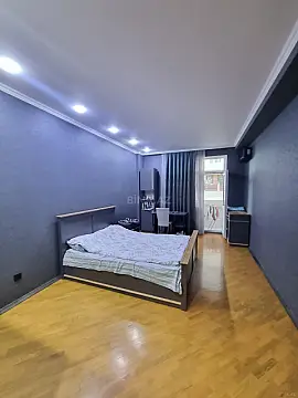 Satılır 3 otaqlı mənzil 130 m²