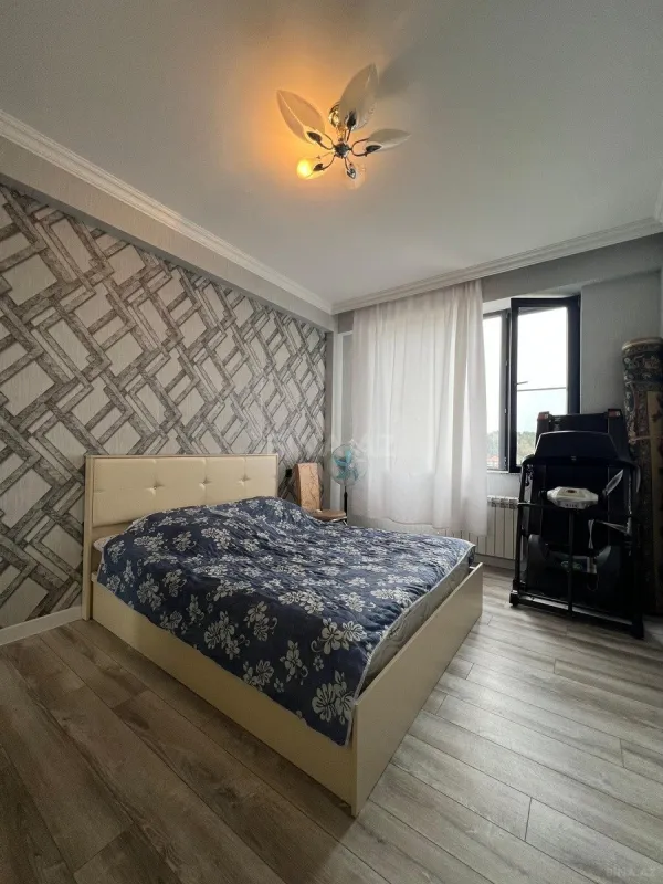 Satılır 3 otaqlı mənzil 105 m²
