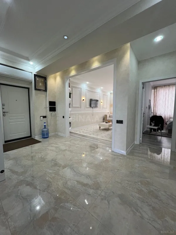 Satılır 3 otaqlı mənzil 105 m²