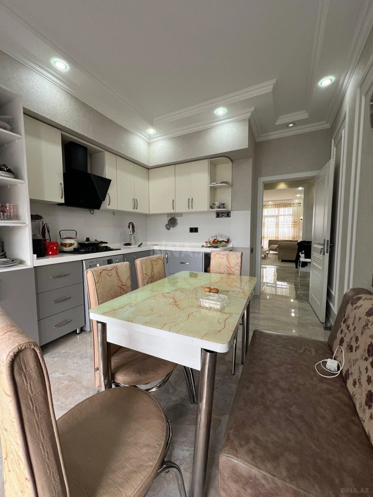 Satılır 3 otaqlı mənzil 105 m²
