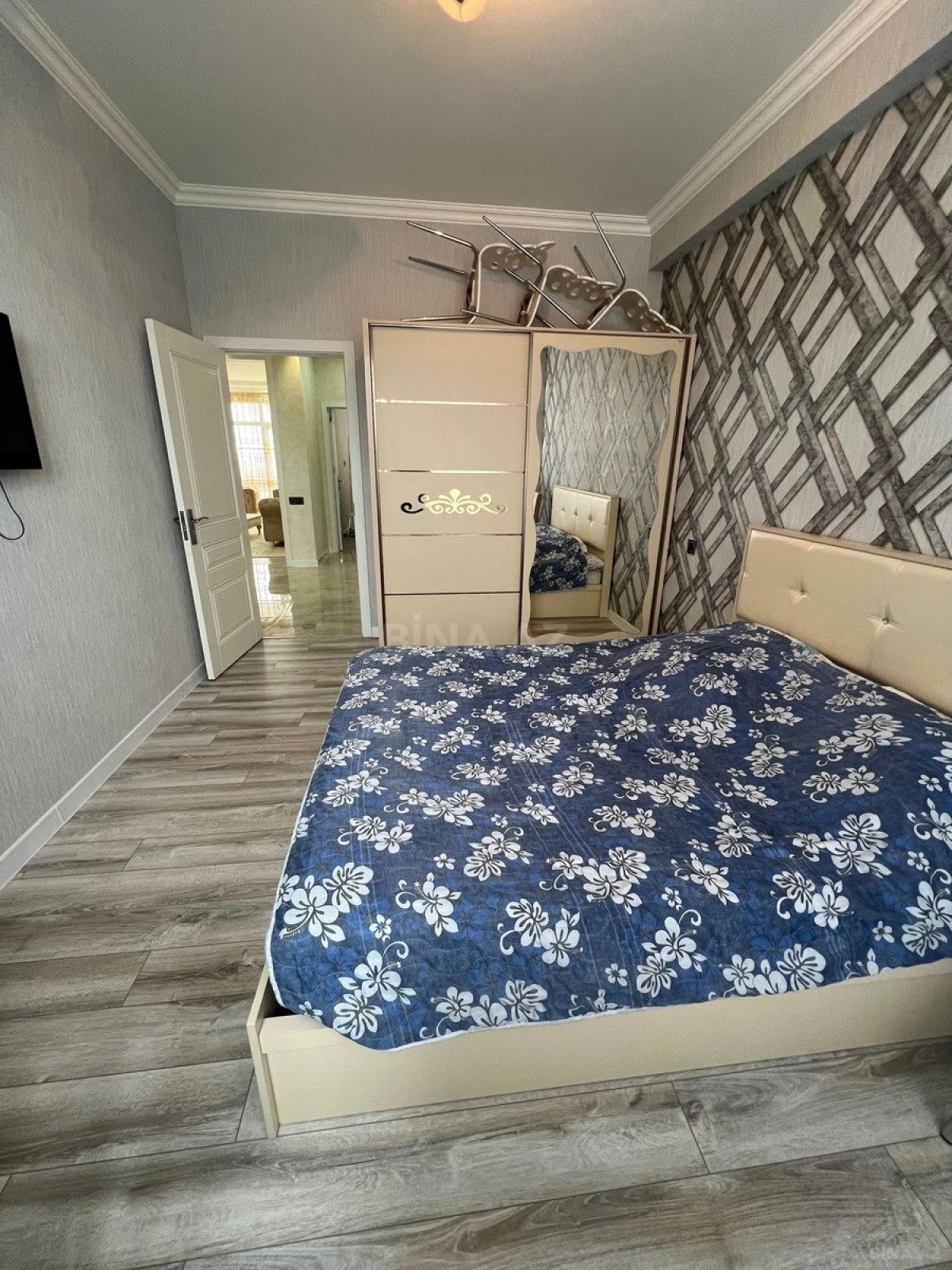 Satılır 3 otaqlı mənzil 105 m²