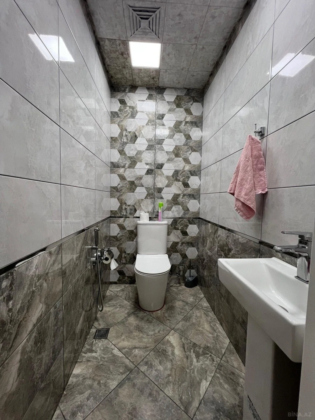 Satılır 3 otaqlı mənzil 105 m²