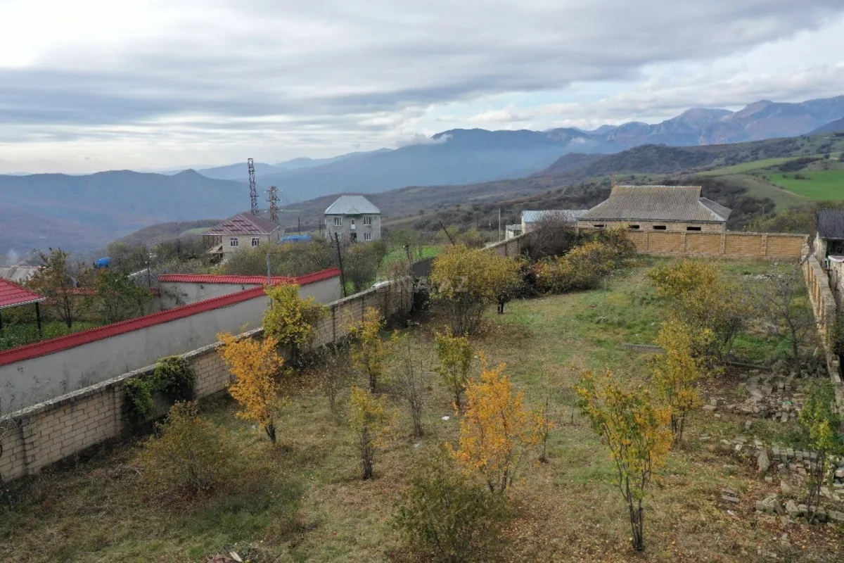 Satılır torpaq sahəsi 6 m²