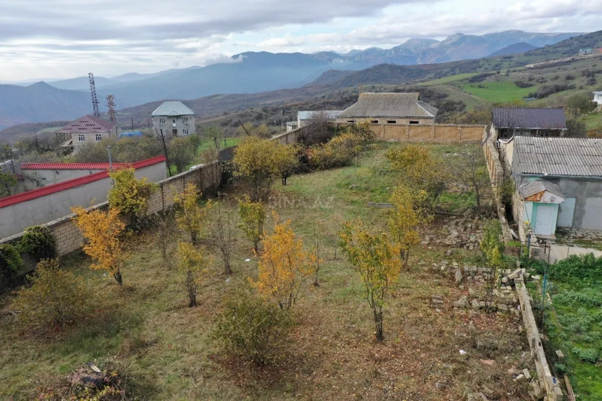 Satılır torpaq sahəsi 6 m²